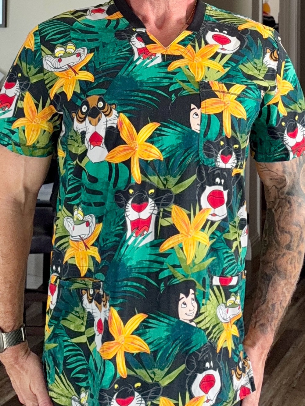 Disney Jungle Book Scrub Top Large Baloo Mowgli Bagheera Shere Khan Size Large